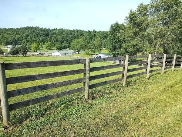 34601 Lake Road, McArthur, OH 45651