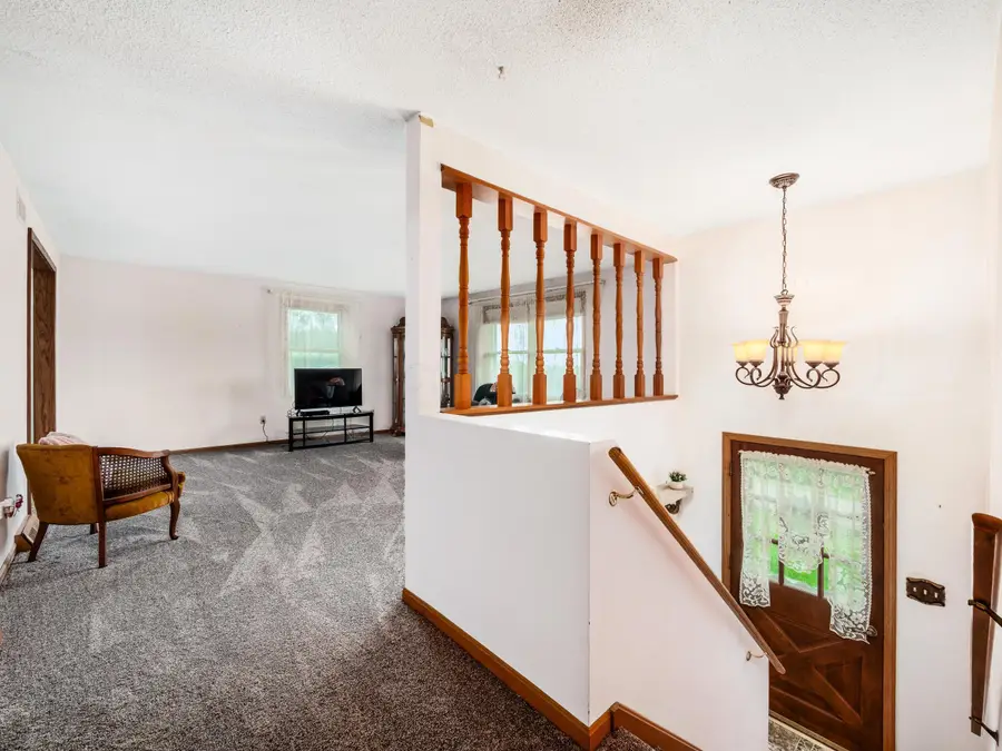 3208 Lakewood Drive, Zanesville, OH 43701 - Image #2