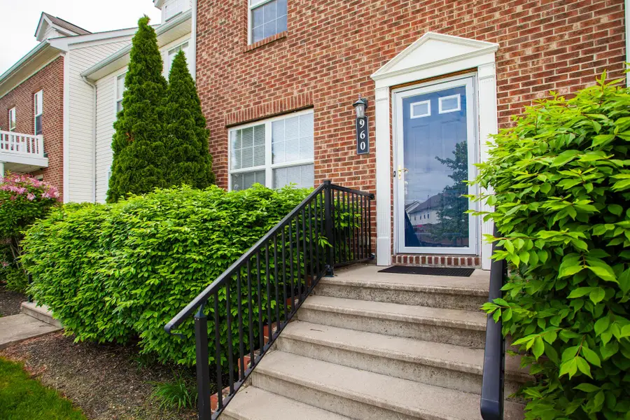 960 Hartford Village Boulevard, Columbus, OH 43228 - Image #2