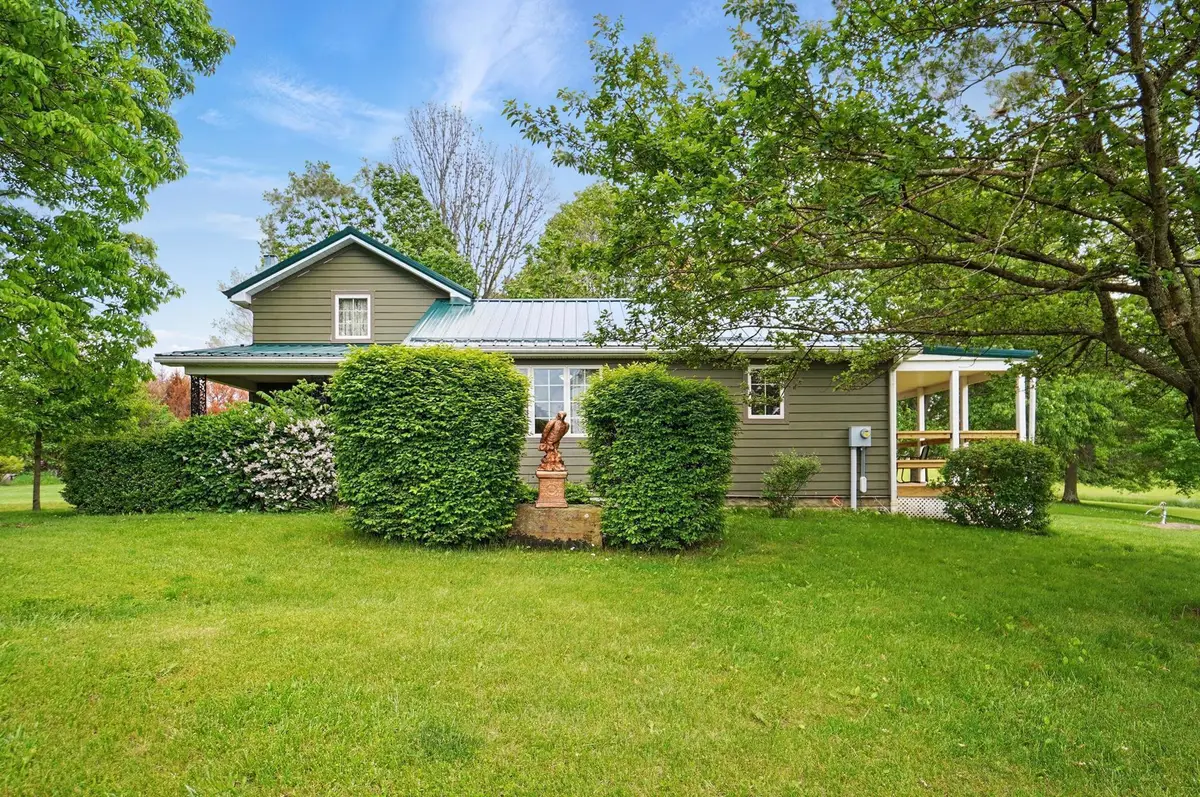 5870 Brook Road Nw, Baltimore, OH 43105 - #1