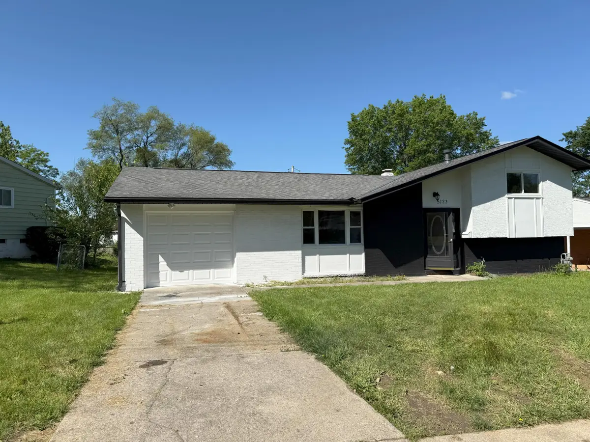 5123 Jameson Drive, Columbus, OH 43232 - Image #1