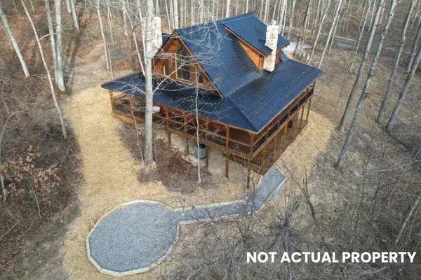 28583 Hawthorne Way, Logan, OH 43138