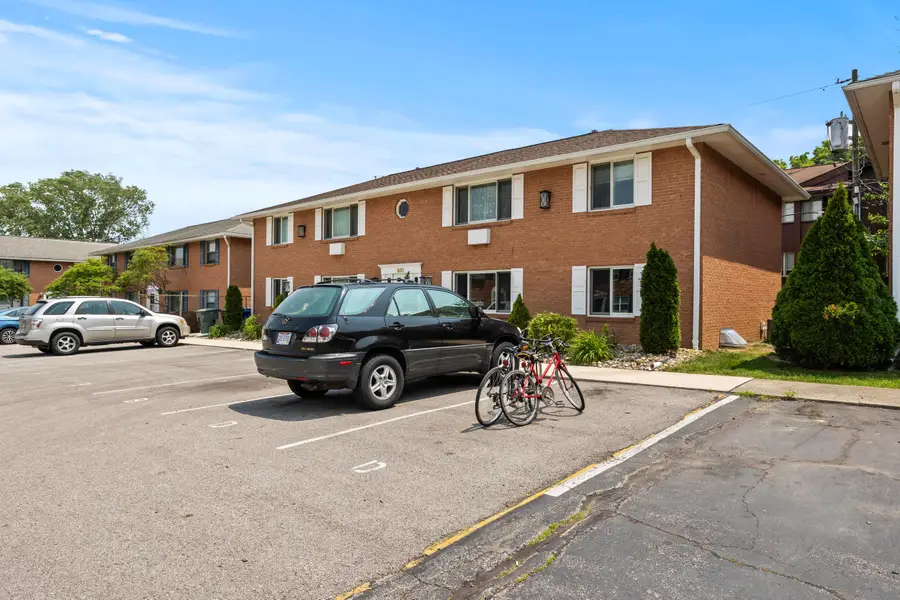 1033 Folkestone Road, Columbus, OH 43220 - Image #2