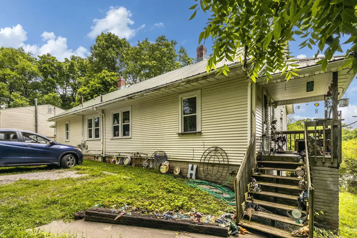 221 S Baker Avenue, Lancaster, OH 43130 - Image #1