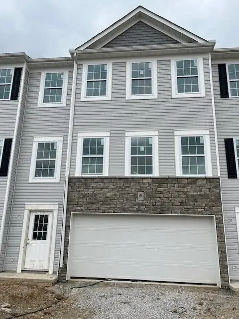 5946 Abernathy Lane, Columbus, OH 43232 - Image #1