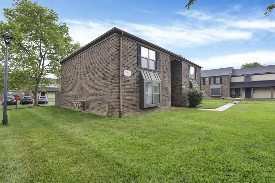 5781 Hallridge Circle, Columbus, OH 43232 - Image #3