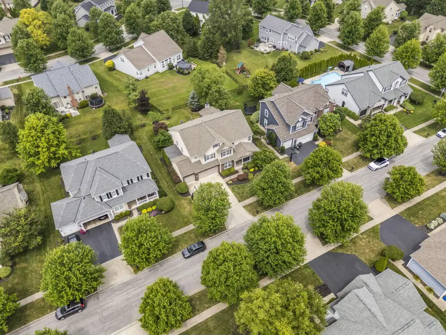 3738 Pine Bank Drive, Powell, OH 43065 - Image #2