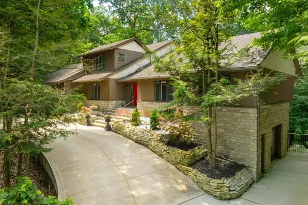 630 Woods Hollow Lane, Powell, OH 43065