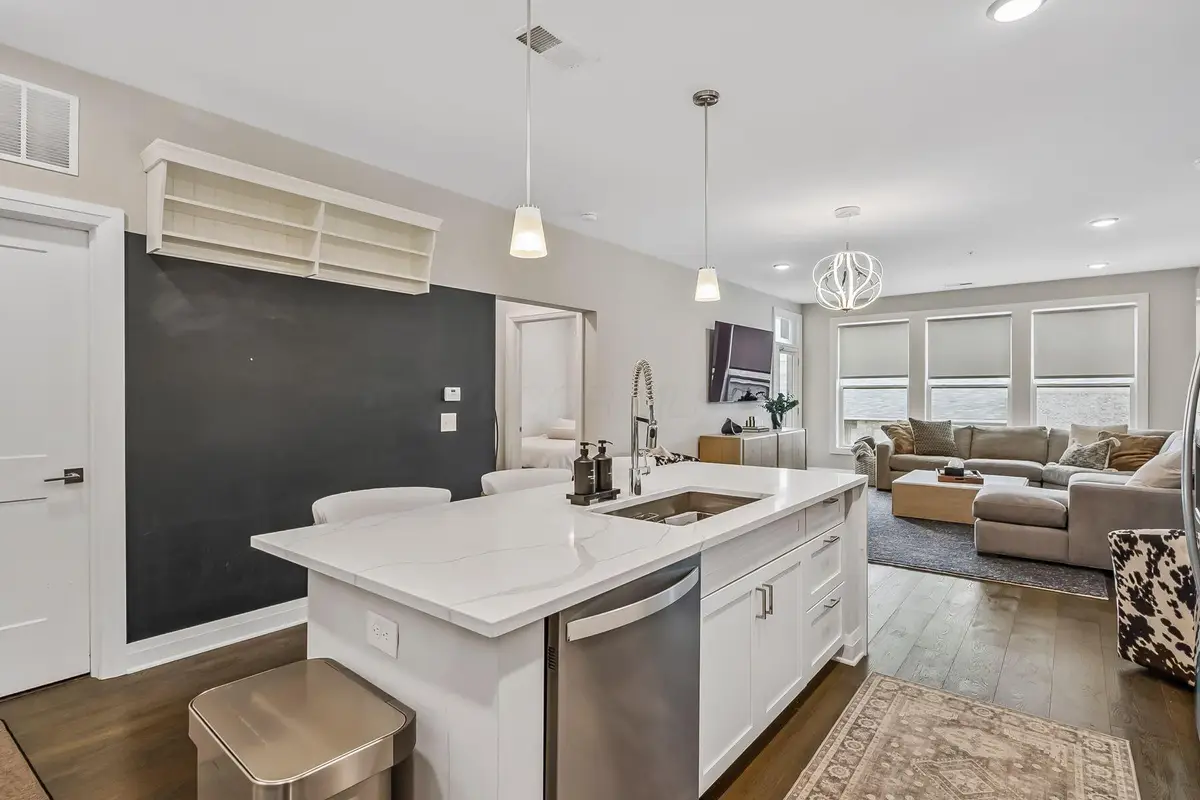 751 N 6th Street, Columbus, OH 43215 - Image #1