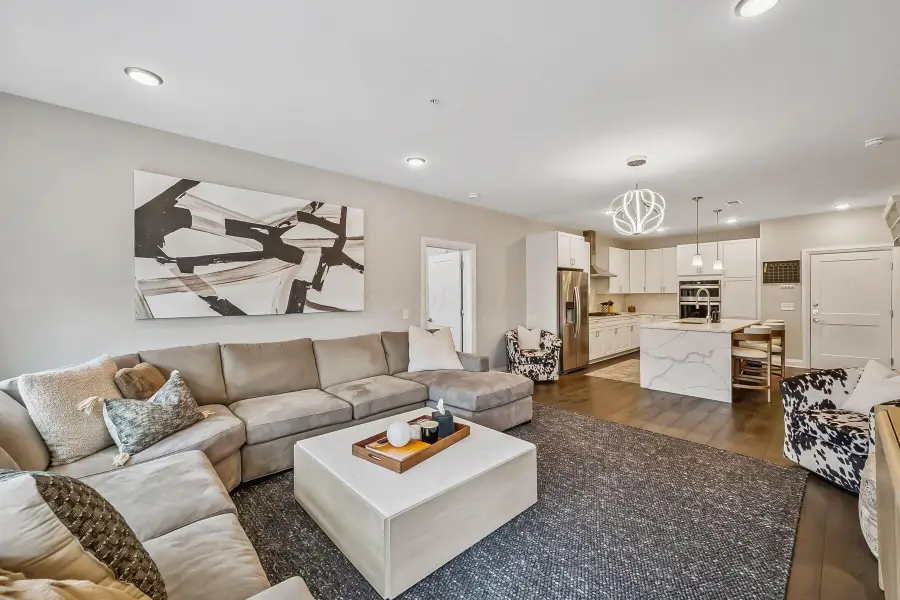 751 N 6th Street, Columbus, OH 43215 - Image #2