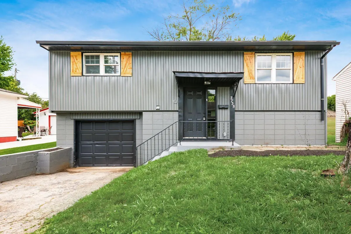 3735 Christie Road W, Columbus, OH 43207 - Image #1