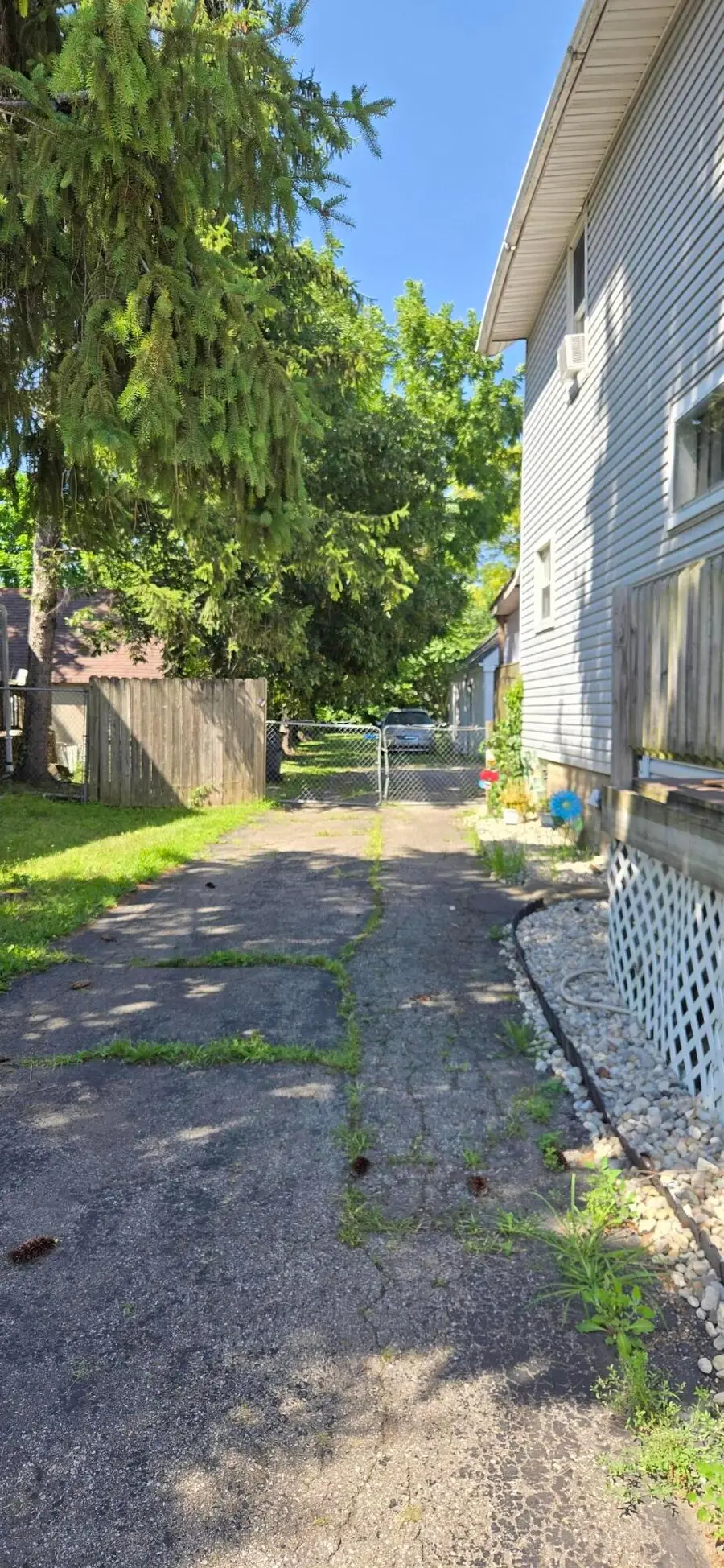 2076 Agler Road, Columbus, OH 43211 - Image #2