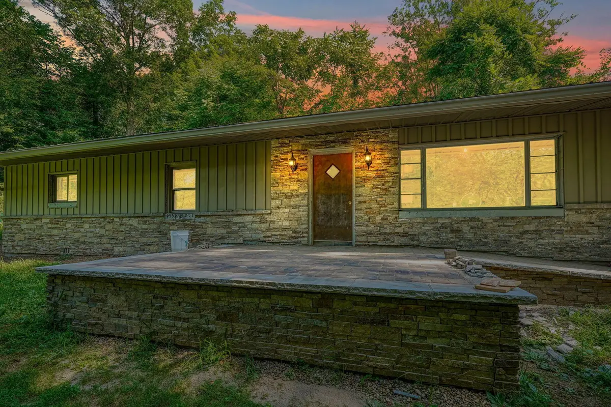 605 Glenwood Drive, Logan, OH 43138 - Image #1