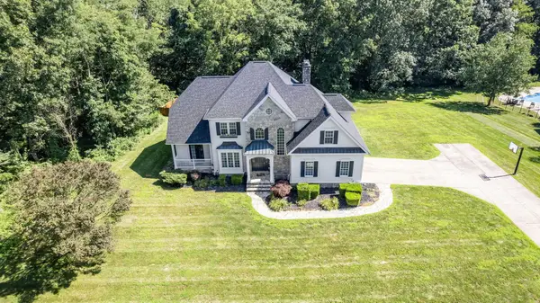 240 Cobble Pond Road, Zanesville, OH 43701