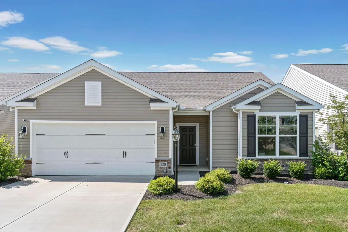 220 Woodland Sky Drive, Pataskala, OH 43062 - Image #1