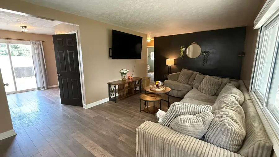 4006 Halsey Place, Columbus, OH 43228 - Image #3