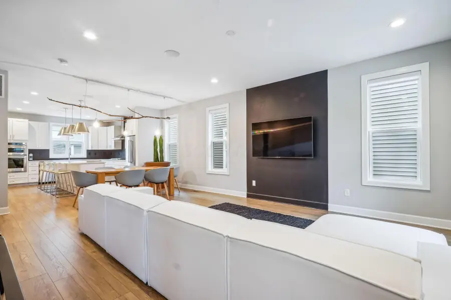 1233 Cromartie Lane, Columbus, OH 43201 - Image #2