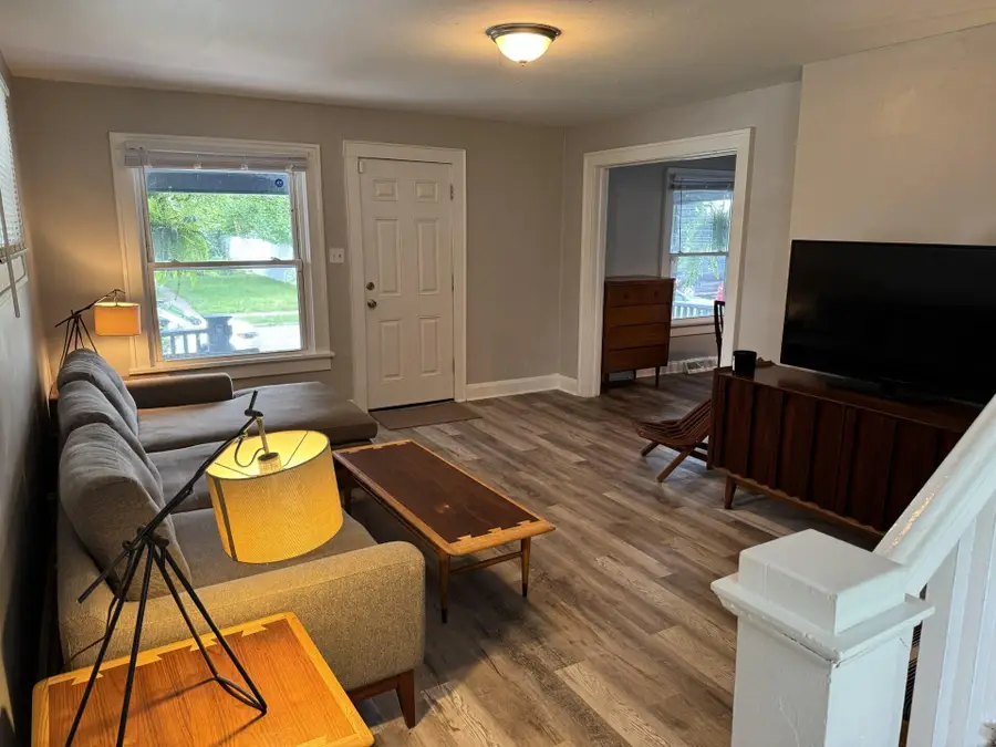 129 E Hinman Avenue, Columbus, OH 43207 - Image #2