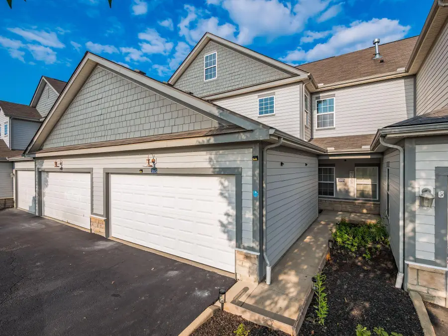 5915 Blackbird Way, Lewis Center, OH 43035 - Image #3