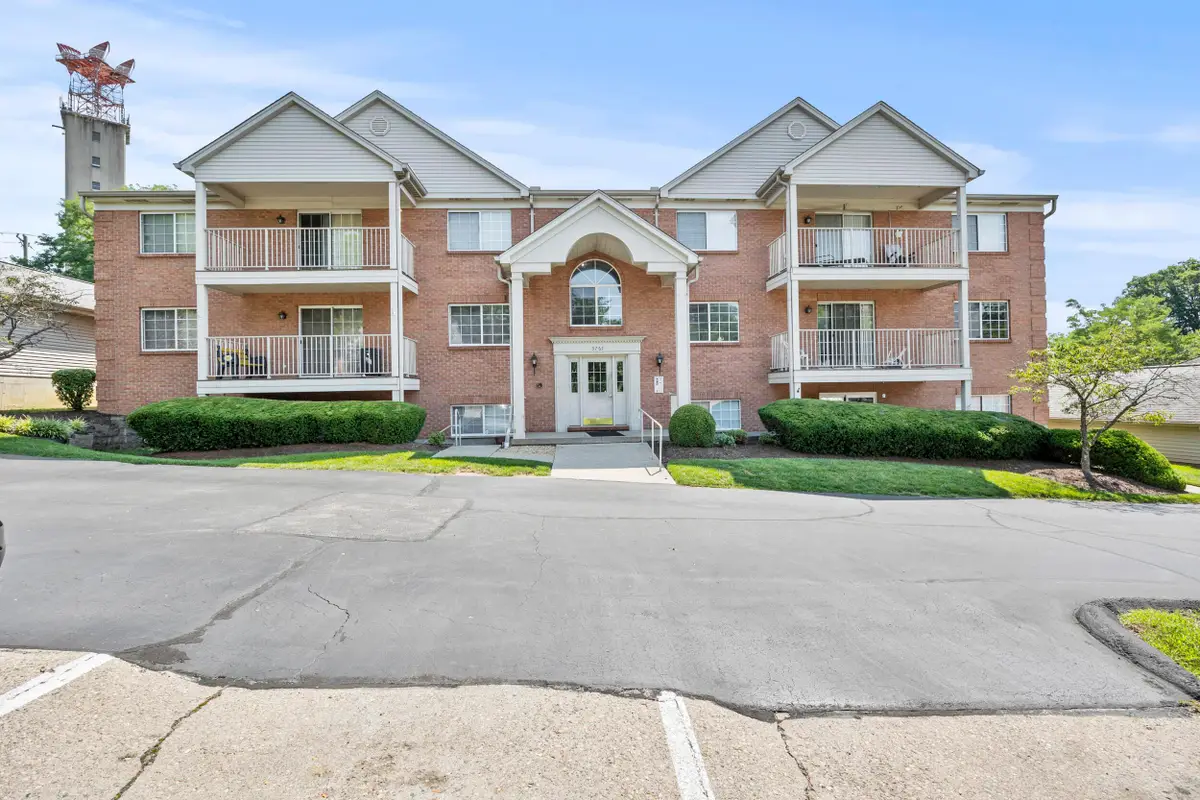 5765 Cheviot Road, Cincinnati, OH 45247 - Image #1