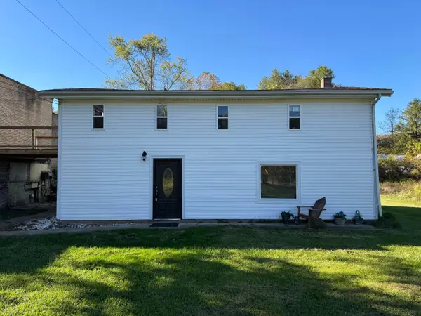 10081 St. Rt. 93 N, New Straitsville, OH 43766