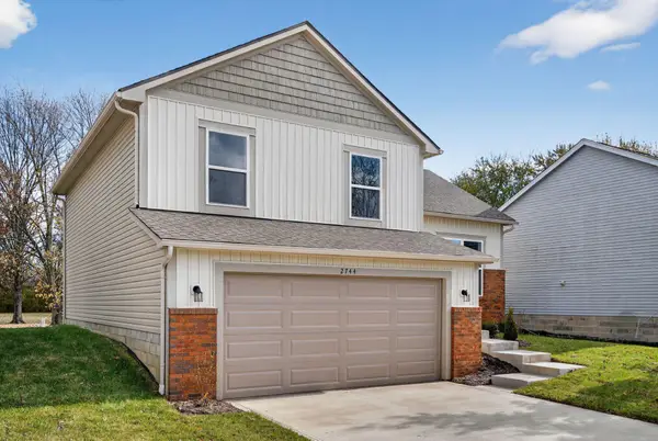 2744 Barrows Road, Columbus, OH 43232