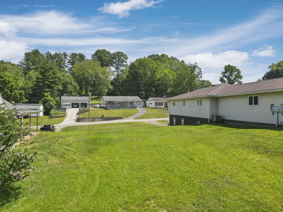 875 Walhonding Avenue, Logan, OH 43138 - Image #2