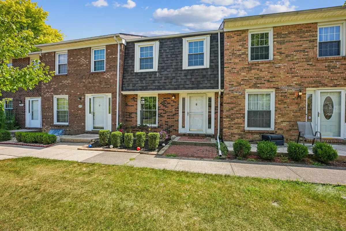 477 Clairbrook Avenue, Columbus, OH 43228 - Image #1