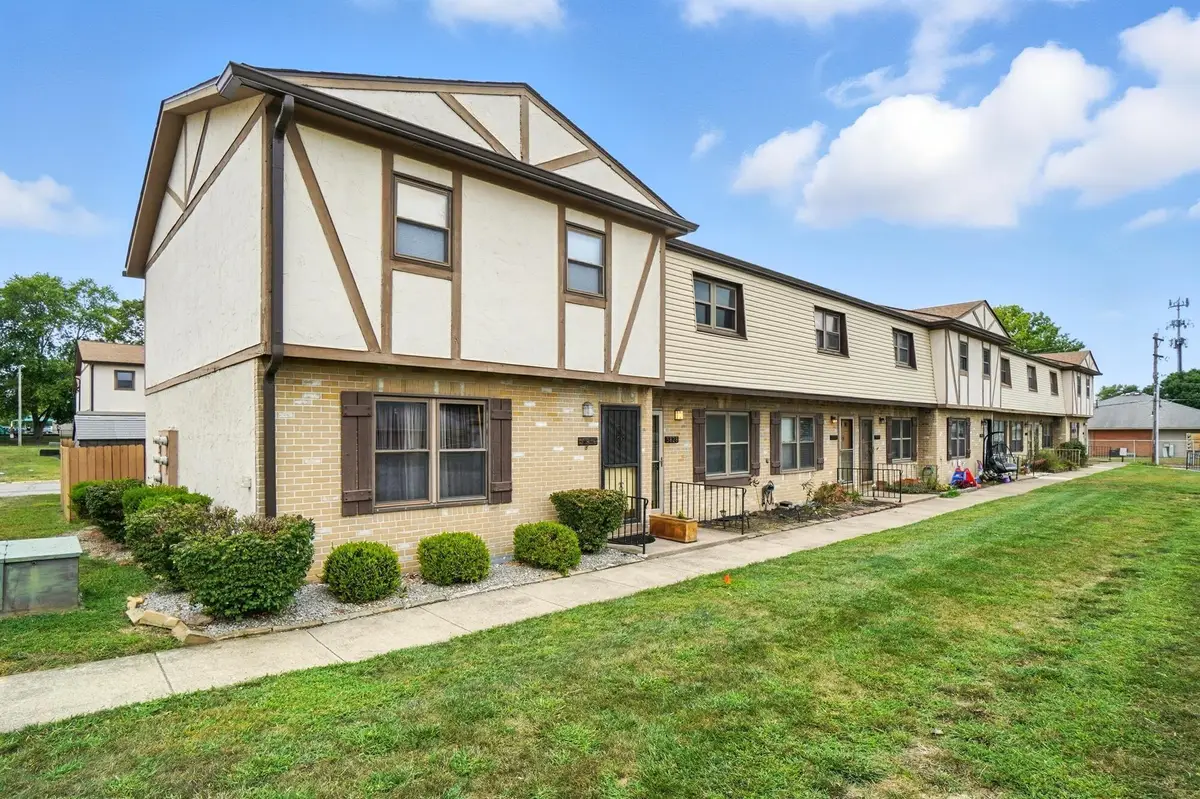 3828 Queen Anne Place, Grove City, OH 43123 - Image #1