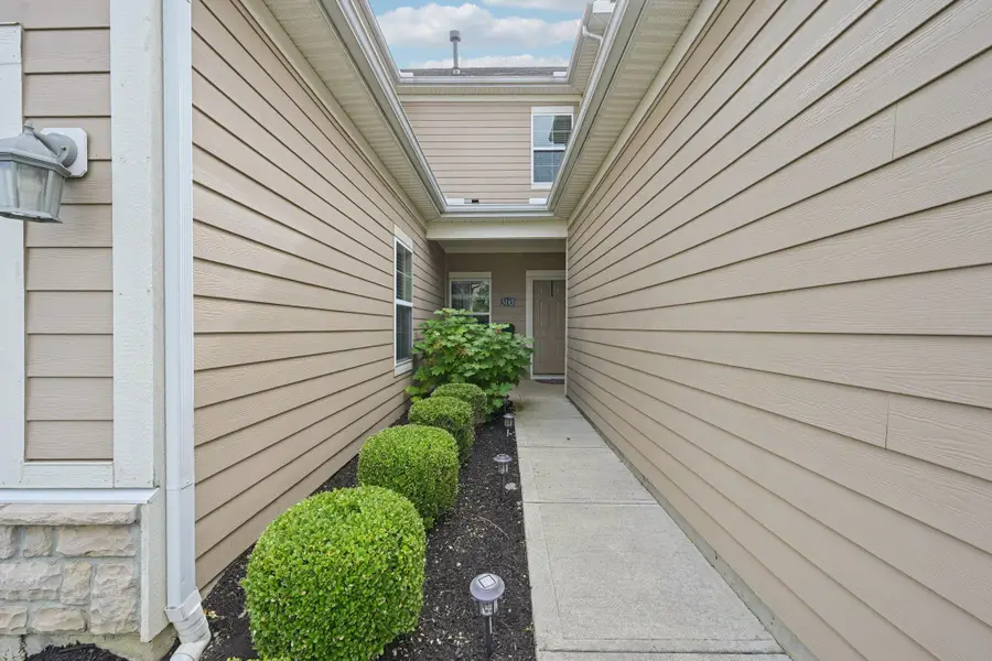 3143 Rossmore Circle, Powell, OH 43065 - Image #2