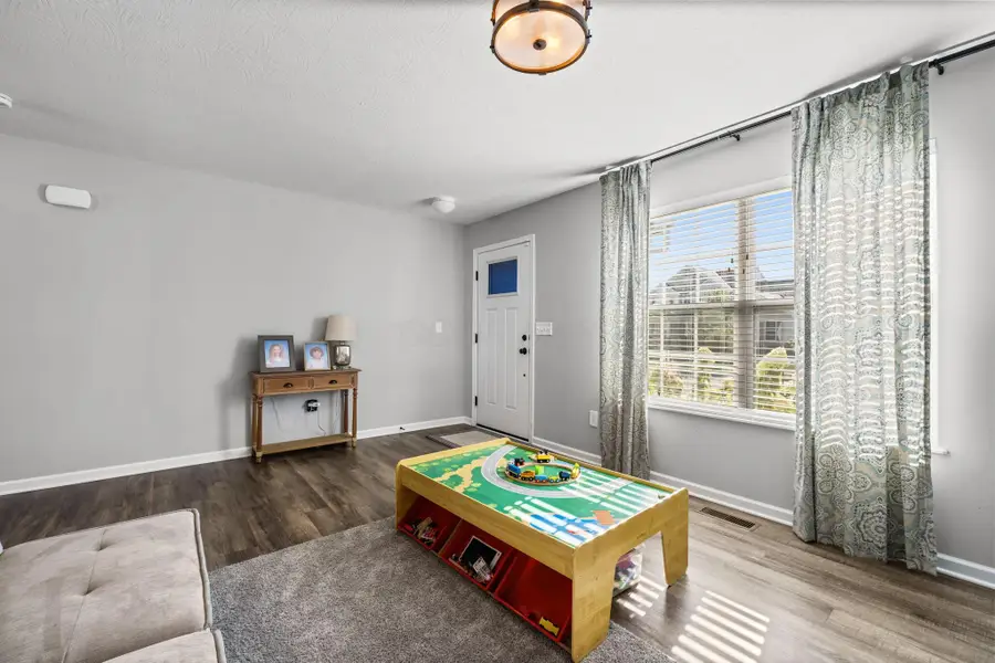 585 Weaver Ridge Drive, Marysville, OH 43040 - Image #3