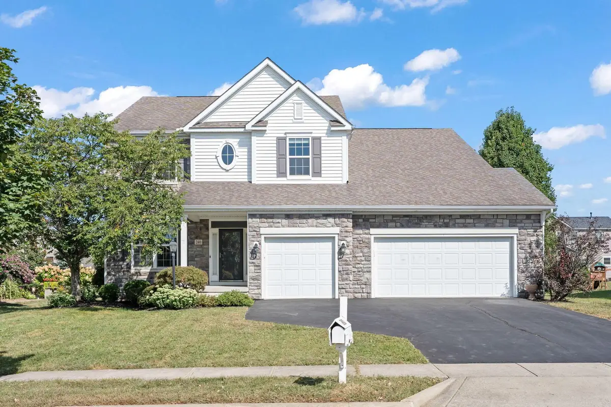 240 Fox Glen Drive E, Pickerington, OH 43147 - Image #1