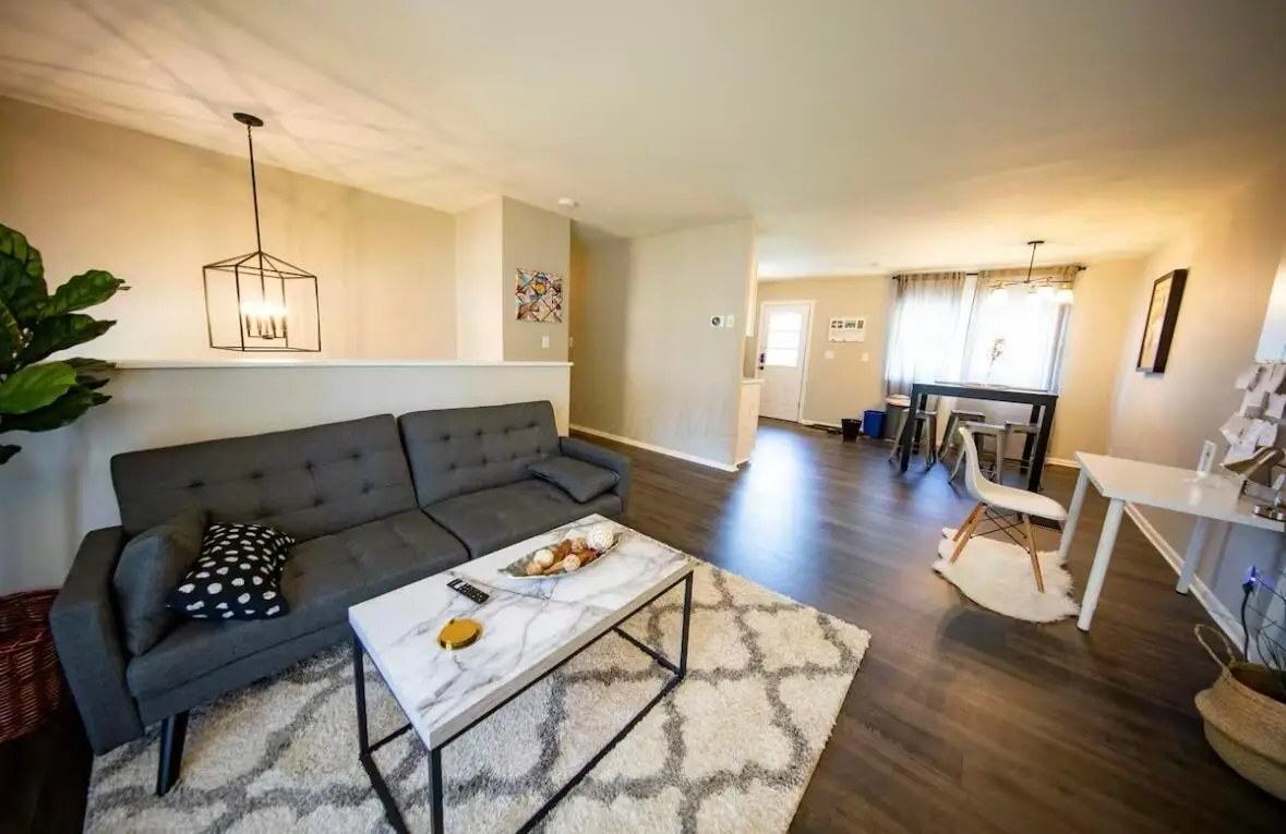 221 Lincolnshire Road, Columbus, OH 43230 - Image #1