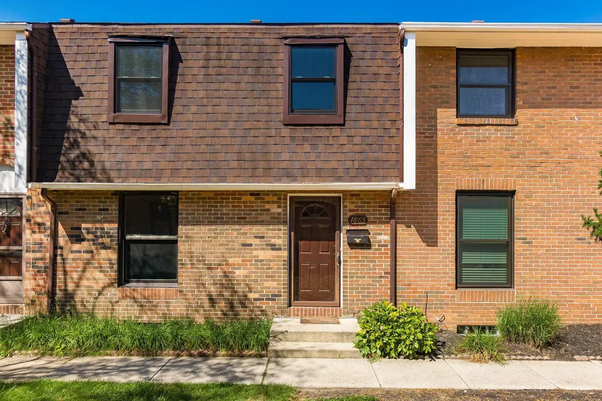 1865 Willoway Circle N, Columbus, OH 43220 - Image #1