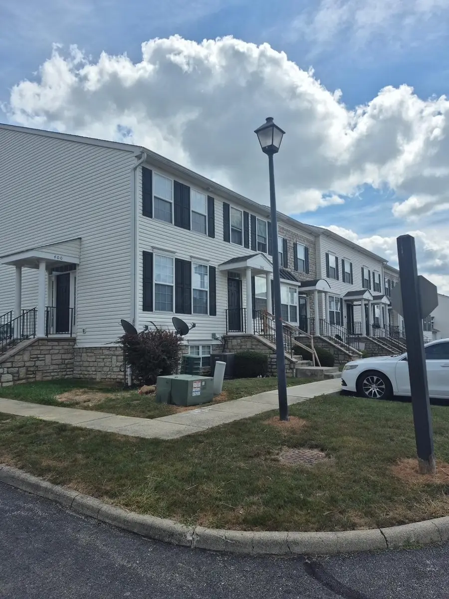 400 Oxford Oak Drive, Blacklick, OH 43004 - Image #2