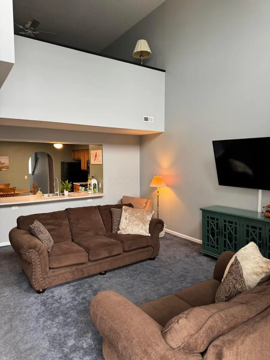 4325 Bowman Meadow Drive, Canal Winchester, OH 43110 - Image #2