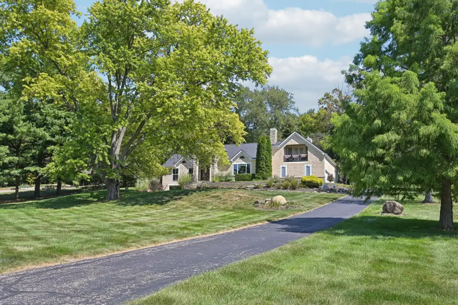 10669 Riverside Drive, Powell, OH 43065 - Image #2