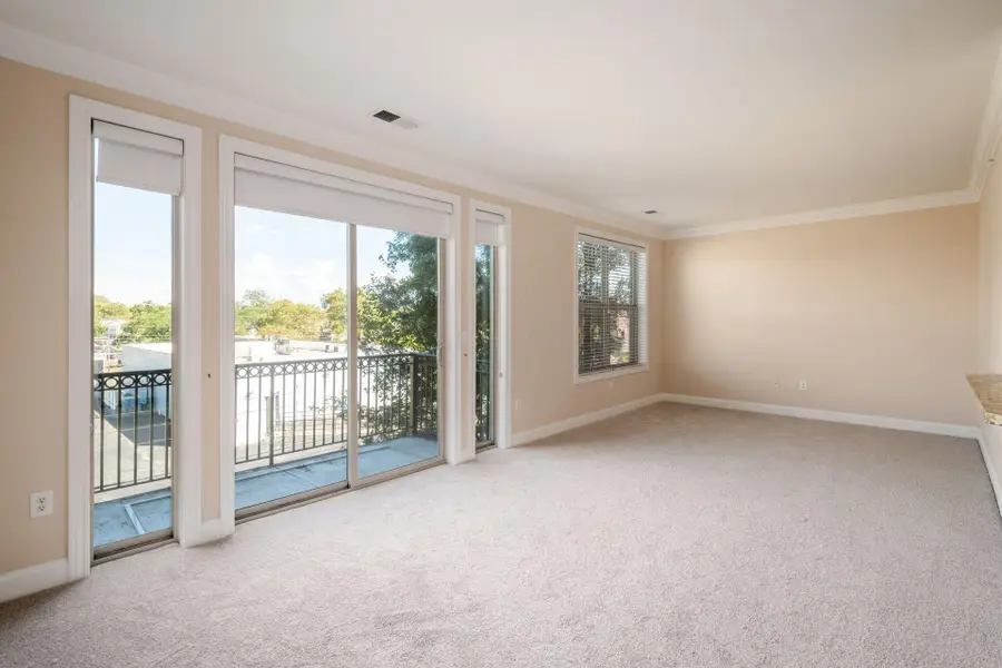 953 Ingleside Avenue, Columbus, OH 43215 - #2