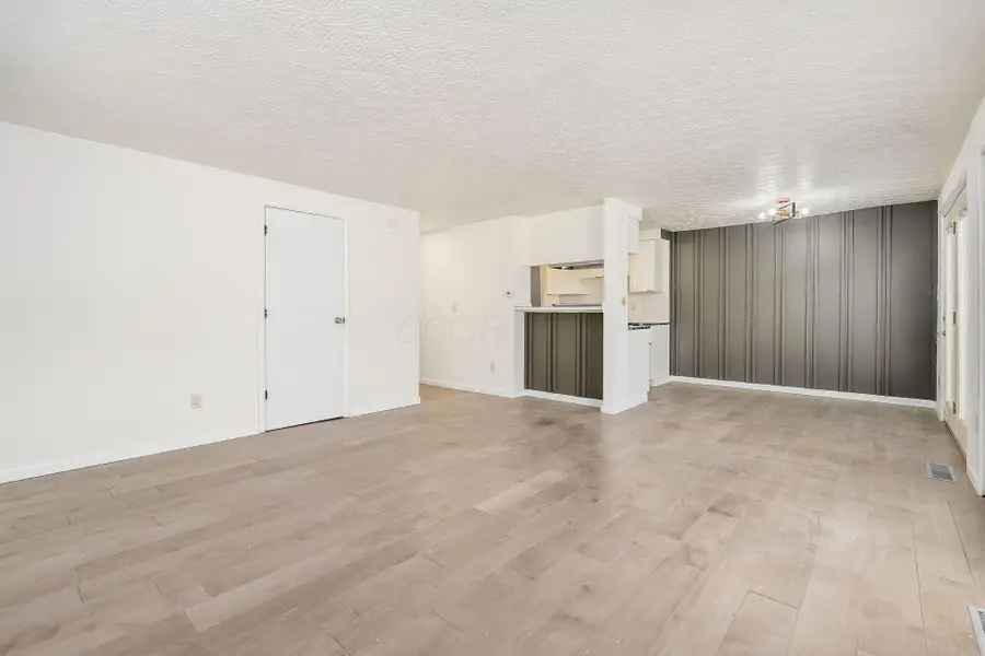 2503 Burgandy Lane, Columbus, OH 43232 - Image #2