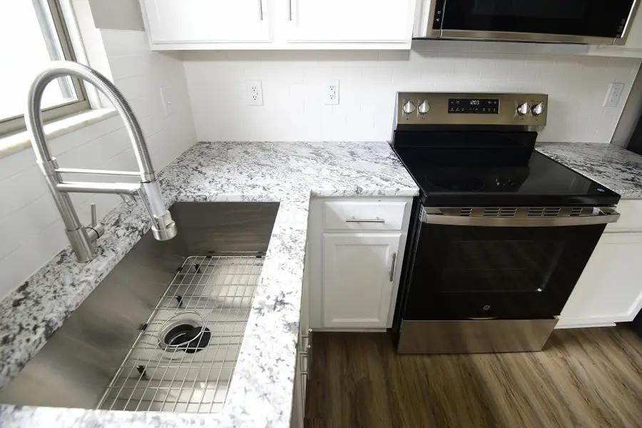 2730 Raphael Drive, Columbus, OH 43232 - Image #3