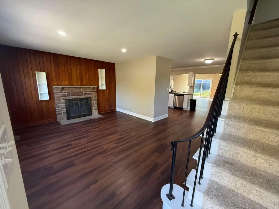 565 S Kellner Road, Columbus, OH 43209 - Image #2