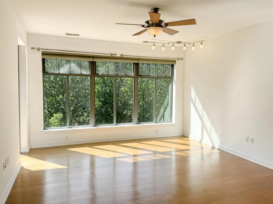 250 Daniel Burnham Square, Columbus, OH 43215 - Image #2