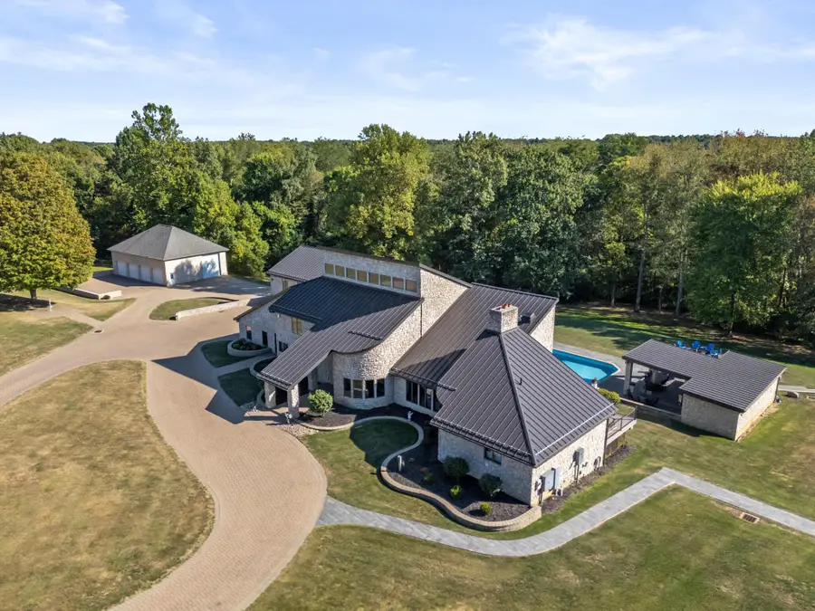 17980 Gambier Road, Mount Vernon, OH 43050 - Image #2