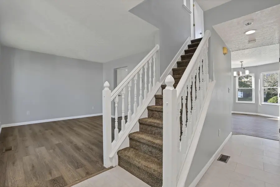 6037 Carmell Drive, Columbus, OH 43228 - Image #3