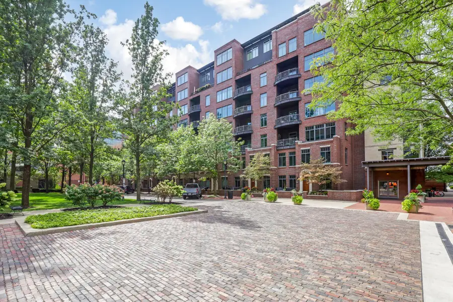 251 Daniel Burnham Square, Columbus, OH 43215 - Image #2