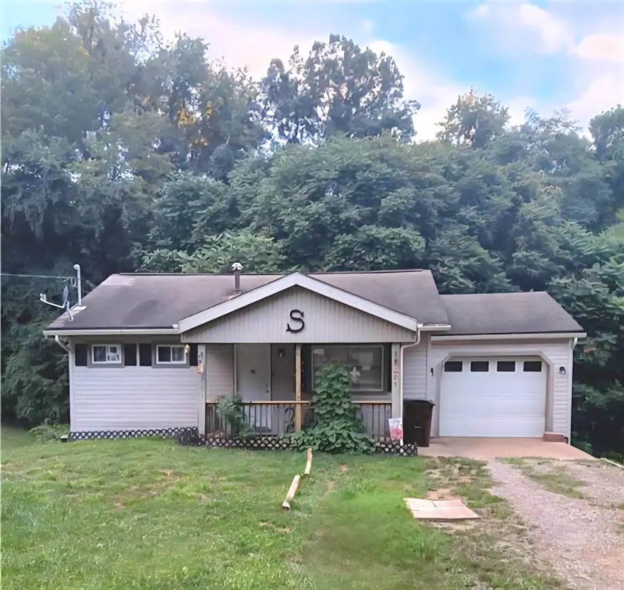 2105 Chewelah Avenue, Zanesville, OH 43701 - #2