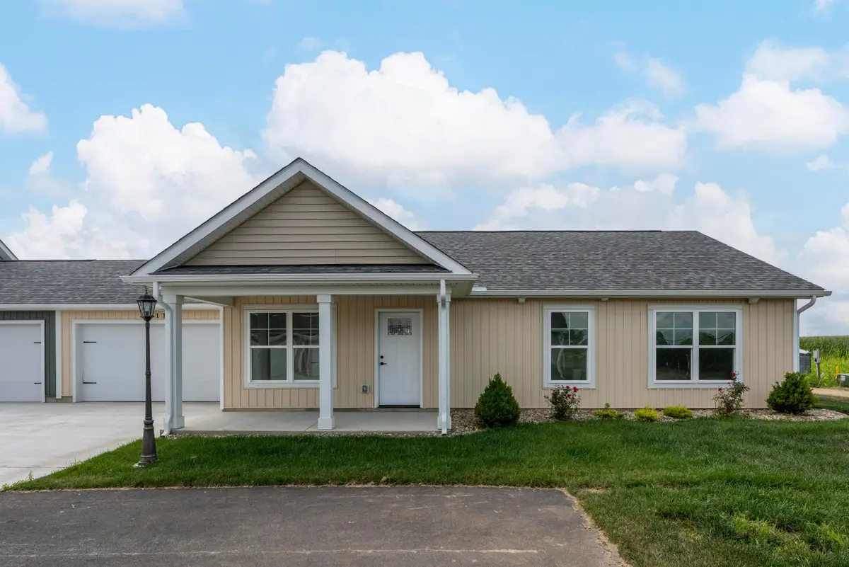 104 Cumberland Meadows Circle, Hebron, OH 43025 - Image #1
