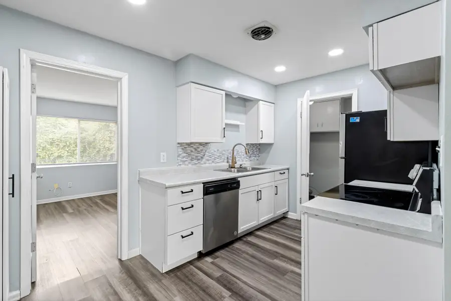 73 N Everett Avenue, Columbus, OH 43213 - Image #2