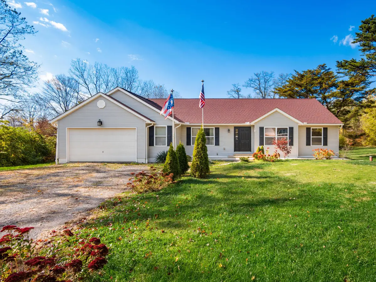 228 Jones Avenue Sw, Pataskala, OH 43062 - Image #1