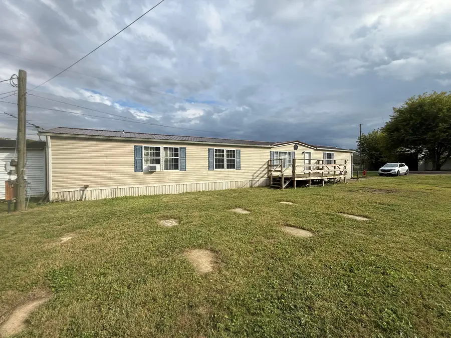 900 Charles Street, Logan, OH 43138 - Image #2